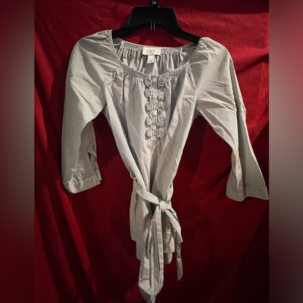 And Taylor loft pull over blouse with tie front